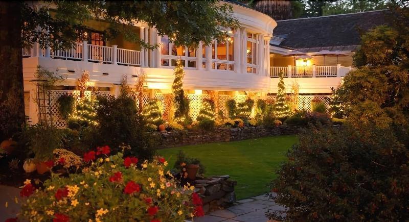 Bedford Village Inn Exterior photo